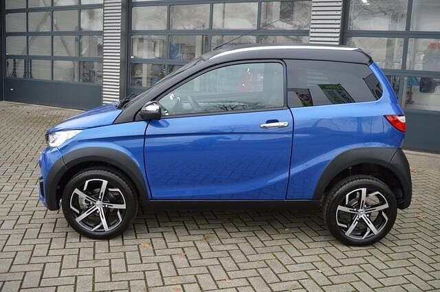 Blauw Gebruikt 2023 Aixam e-Crossover Premium Hatchback | € 15.200 - Afbeelding 1/4