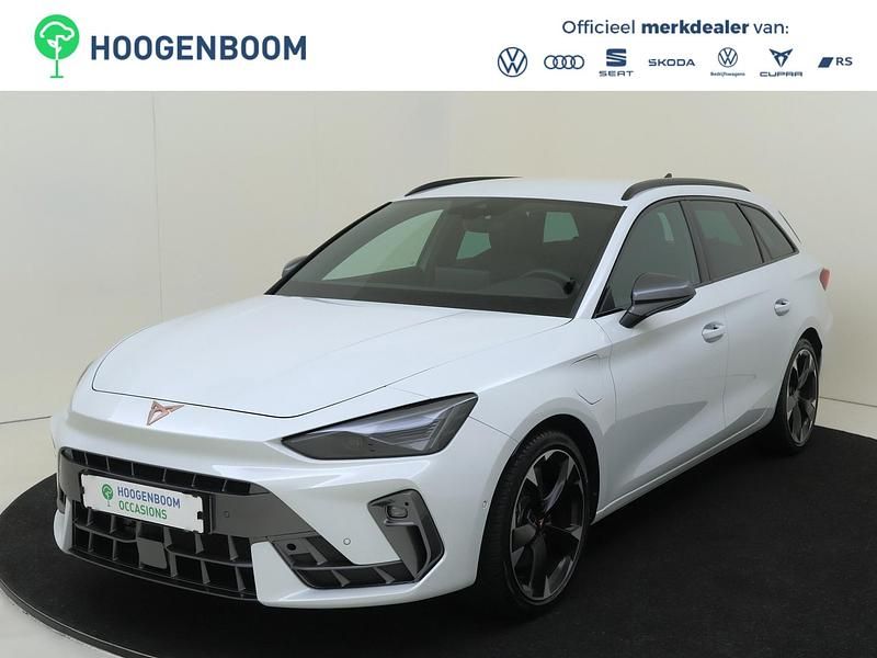 Wit Gebruikt 2024 Cupra Leon Stationwagen | € 36.450 (Duur) - Afbeelding 1/4