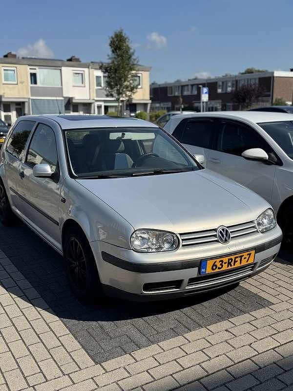 Grijs Gebruikt 2000 VW Golf IV Comfortline Hatchback | € 2.000 (Iets duurder) - Afbeelding 1/4