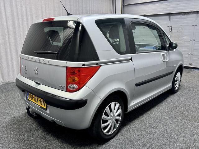 Occasion Peugeot 1007 73 PK (53 kW) 2005 Grijs MPV