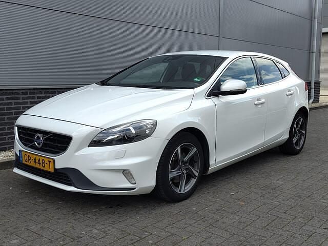Wit Gebruikt 2015 Volvo V40 Business Edition Stationwagen | € 6.500 (Eerlijke prijs) - Afbeelding 1/4