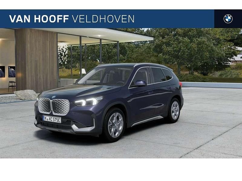 Blauw Nieuw 2025 BMW iX1 Comfort Edition SUV | € 46.343 - Afbeelding 1/4