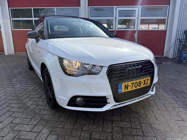 Wit Gebruikt 2013 Audi A1 Attraction Hatchback | € 7.850 (Iets duurder) - Afbeelding 1/4