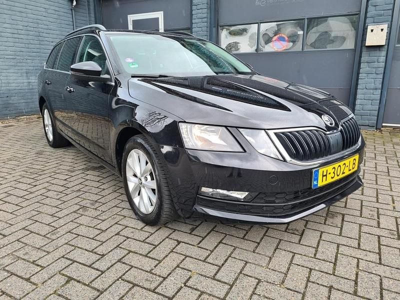 Occasion Skoda Octavia 116 PK (85 kW) 2020 Zwart Stationwagen