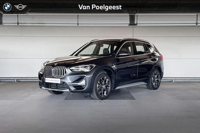 Mineralgrau metallic (grijs metallic) Gebruikt 2022 BMW X1 Comfort Edition SUV | € 36.900 (Eerlijke prijs) - Afbeelding 1/4