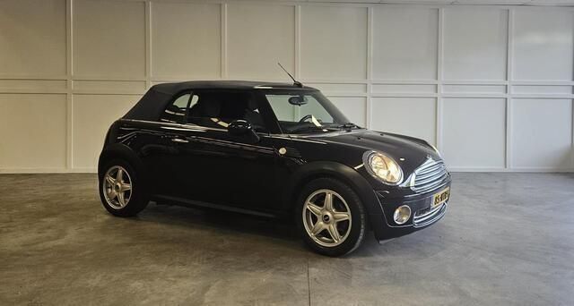 Zwart, metallic lak Gebruikt 2010 Mini Cooper Cabriolet Chili Cabriolet | € 9.250 (Iets duurder) - Afbeelding 1/4