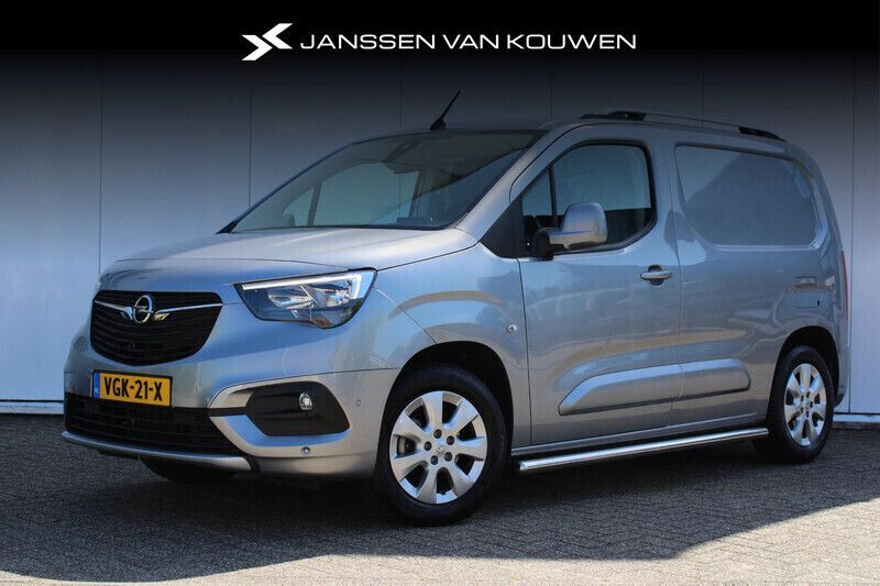 Grijs Gebruikt 2020 Opel Combo Innovation MPV | € 13.772 (Iets duurder) - Afbeelding 1/4