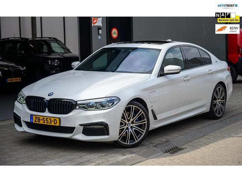 Wit Gebruikt 2019 BMW 530 Executive Sedan | € 24.495 (Eerlijke prijs) - Afbeelding 1/4