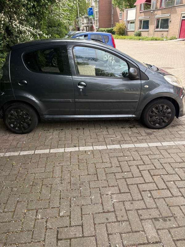 Grijs Gebruikt 2006 Citroën C1 Hatchback | € 2.000 (Eerlijke prijs) - Afbeelding 1/4