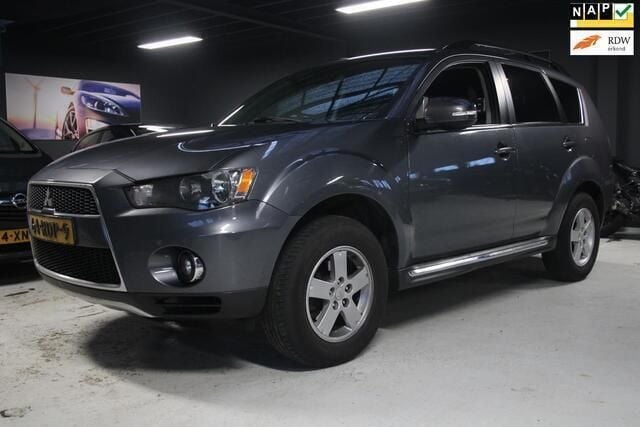 Grijs Gebruikt 2011 Mitsubishi Outlander Edition SUV | € 5.950 (Goede deal) - Afbeelding 1/4