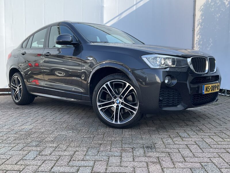 Grijs Gebruikt 2017 BMW X4 M Sport SUV | € 30.400 (Eerlijke prijs) - Afbeelding 1/4