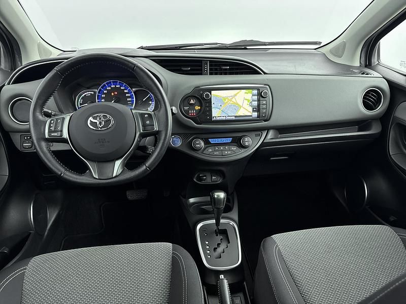 Occasion Toyota Yaris Hybrid 99 PK (72 kW) 2015 Grijs Hatchback