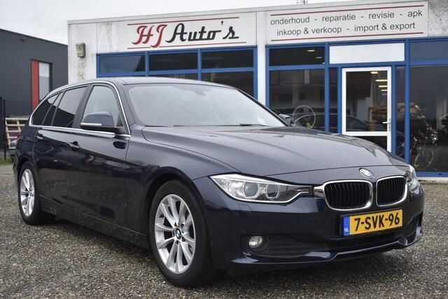 Blauw, metallic lak Gebruikt 2013 BMW 320 Efficient Dynamics Stationwagen | € 10.000 (Eerlijke prijs) - Afbeelding 1/4