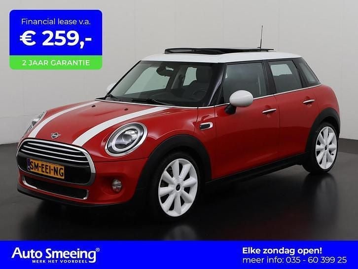 Rood Gebruikt 2018 Mini Cooper Hatchback | € 18.945 (Eerlijke prijs) - Afbeelding 1/4