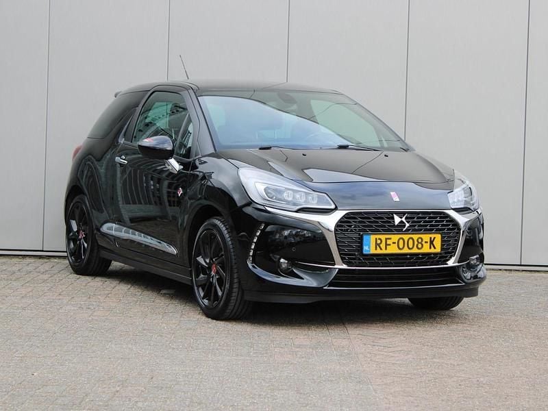 Zwart Gebruikt 2017 DS Automobiles DS3 Performance Hatchback | € 10.935 (Eerlijke prijs) - Afbeelding 1/1