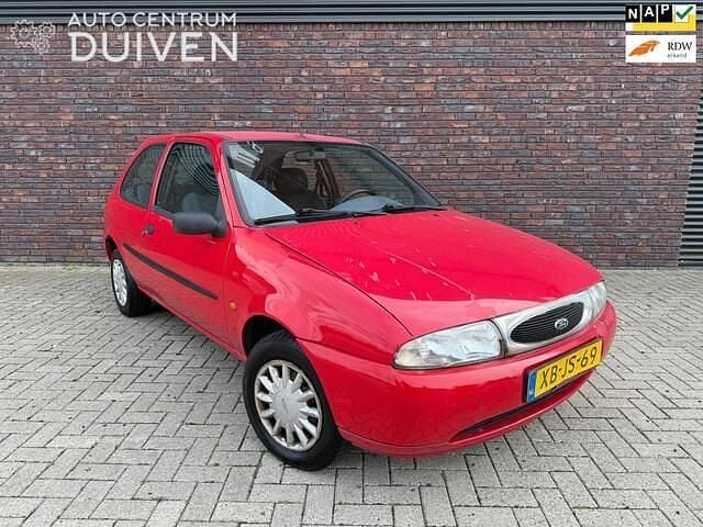 Rood Gebruikt 1998 Ford Fiesta Hatchback | € 750 (Eerlijke prijs) - Afbeelding 1/4