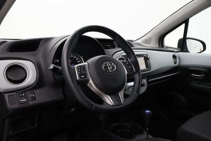Occasion Toyota Yaris Hybrid 101 PK (74 kW) 2014 Grijs Hatchback