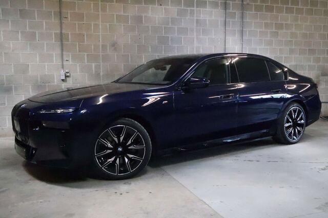 Blauw Gebruikt 2023 BMW i7 Executive Sedan | € 96.500 (Duur) - Afbeelding 1/4