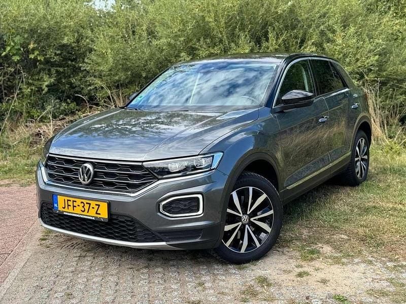 Zwart Gebruikt 2018 VW T-Roc SUV | € 20.950 (Goede deal) - Afbeelding 1/4