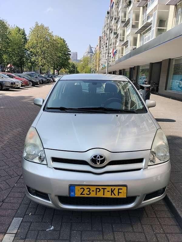 Gebruikt 2004 Toyota Corolla Verso Sol MPV | € 2.995 (Eerlijke prijs) - Afbeelding 1/4