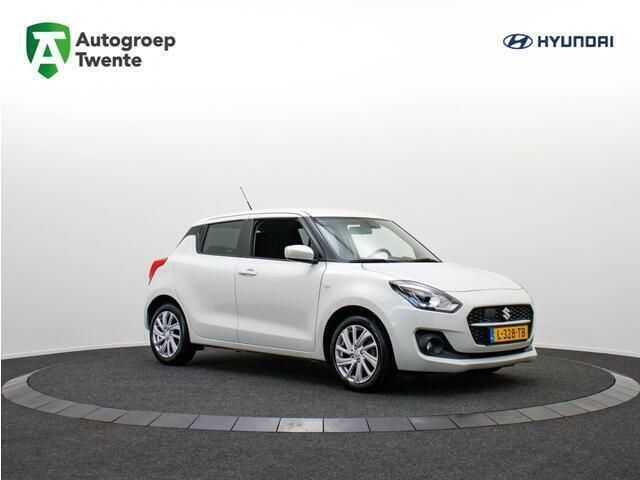 Wit, metallic lak Gebruikt 2021 Suzuki Swift Hatchback | € 13.950 (Goede deal) - Afbeelding 1/4