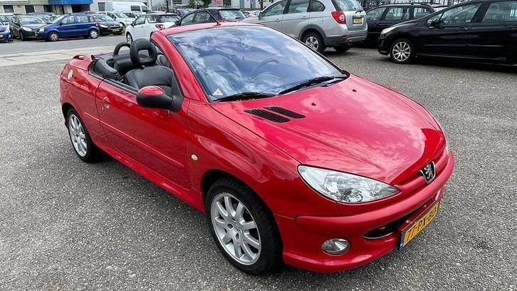 Occasion Peugeot 206 CC 136 PK (100 kW) 2005 Rood Cabriolet