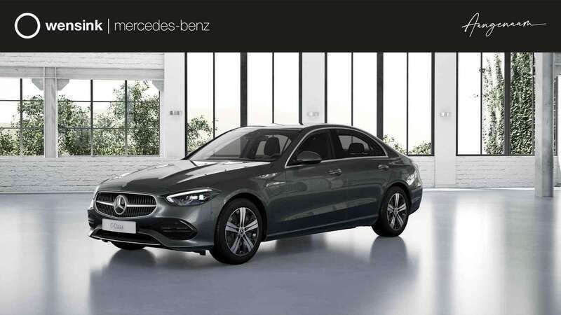Grijs Nieuw 2025 Mercedes C300e Business Sedan | € 58.456 (Super prijs) - Afbeelding 1/4