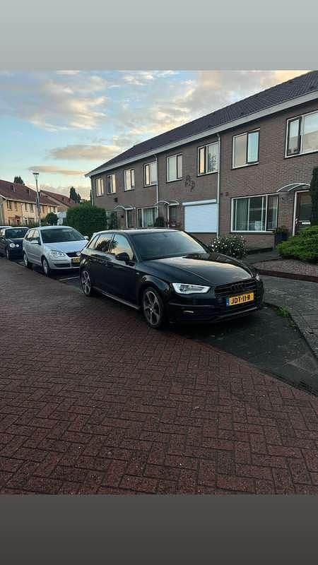 Zwart Occasion 2015 Audi A3 Hatchback | € 12.500 (Super prijs) - Afbeelding 1/4