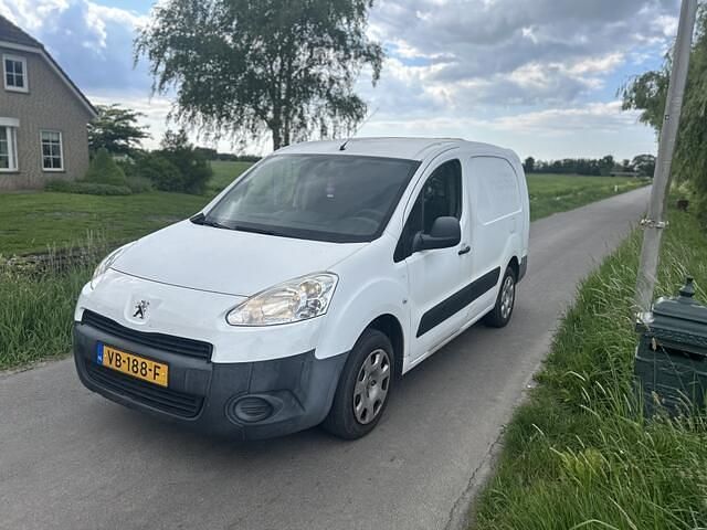 Wit Gebruikt 2013 Peugeot Partner MPV | € 2.699 (Eerlijke prijs) - Afbeelding 1/4
