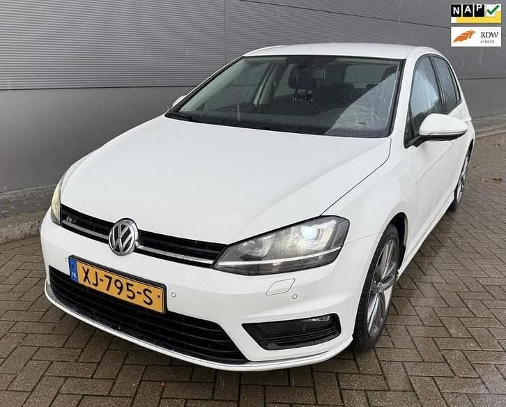 Gebruikt 2016 VW Golf VII Edition | € 8.450 - Afbeelding 1/4