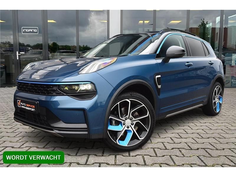 Blauw, metallic lak Gebruikt 2023 Lynk & Co 01 SUV | € 28.450 (Eerlijke prijs) - Afbeelding 1/1