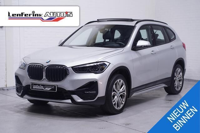 Grijs Gebruikt 2021 BMW X1 Sport Line SUV | € 32.850 (Iets duurder) - Afbeelding 1/4
