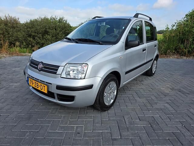 Grijs Gebruikt 2007 Fiat Panda Hatchback | € 2.999 (Iets duurder) - Afbeelding 1/4