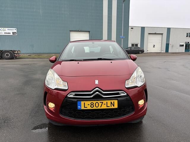 Occasion Citroën DS3 Chic 97 PK (71 kW) 2010 Rood (metallic) Hatchback