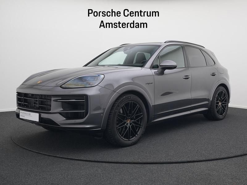 Grijs Occasion 2025 Porsche Cayenne SUV | € 129.950 (Eerlijke prijs) - Afbeelding 1/4
