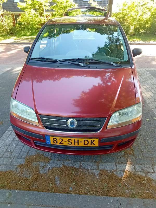 Rood Gebruikt 2006 Fiat Idea MPV | € 1.250 (Eerlijke prijs) - Afbeelding 1/4
