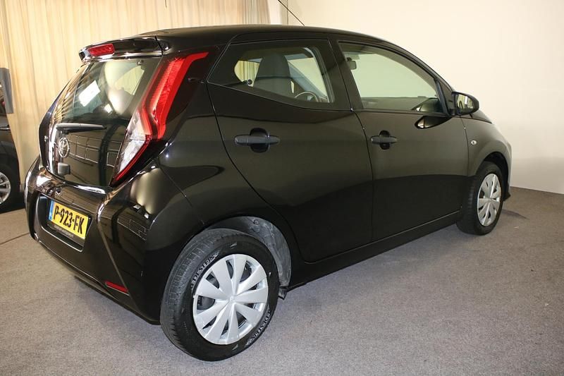 Occasion Toyota Aygo 72 PK (52 kW) 2022 Zwart Hatchback