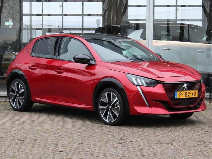 Rood Gebruikt 2022 Peugeot e-208 GT Hatchback | € 19.950 (Iets duurder) - Afbeelding 1/4