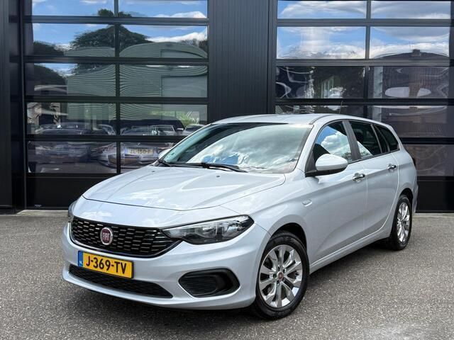 Grijs, metallic lak Gebruikt 2019 Fiat Tipo Pop Stationwagen | € 7.999 (Goede deal) - Afbeelding 1/4