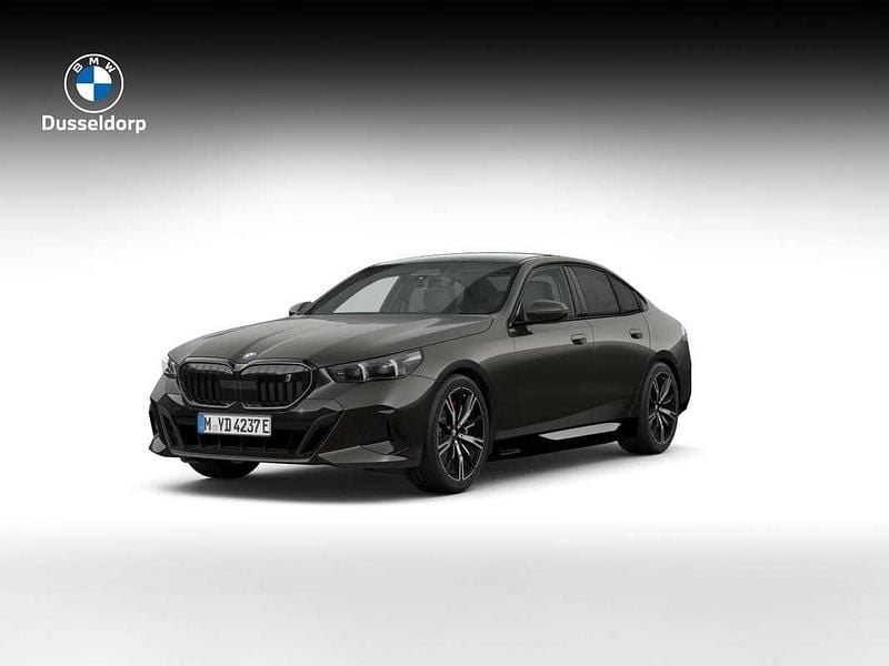 Grijs Nieuw 2025 BMW i5 M Sport Sedan | € 82.672 (Goede deal) - Afbeelding 1/3
