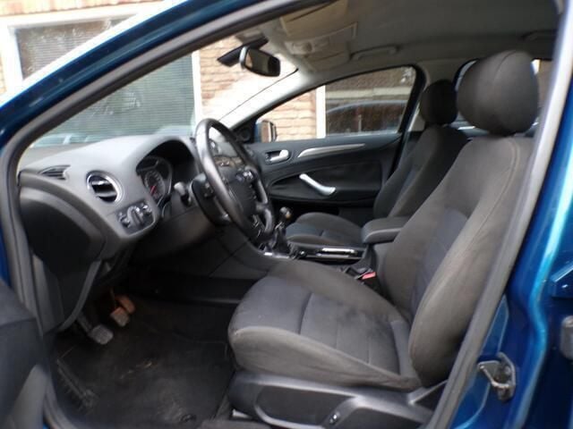 Occasion Ford Mondeo Titanium 125 PK (91 kW) 2007 Blauw, metallic lak Sedan