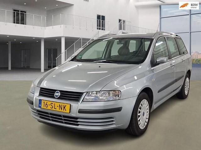 Grijs Gebruikt 2006 Fiat Stilo Dynamic Stationwagen | € 1.450 (Eerlijke prijs) - Afbeelding 1/4