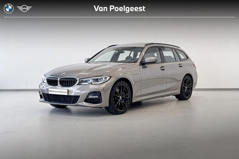 Grijs Gebruikt 2021 BMW 330e Basis Stationwagen | € 37.895 (Iets duurder) - Afbeelding 1/4