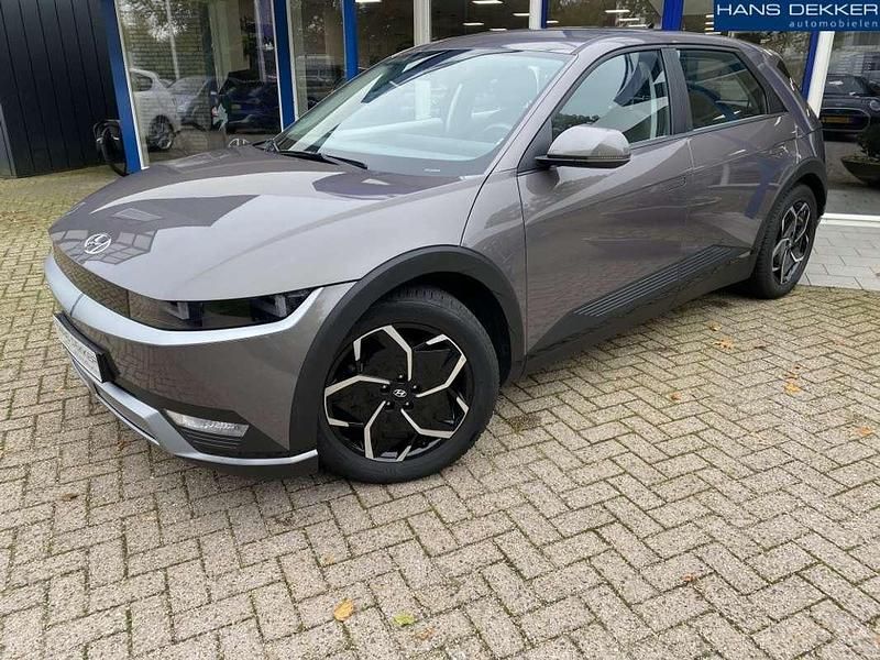 Grijs Gebruikt 2022 Hyundai Ioniq 5 Style SUV | € 30.950 (Eerlijke prijs) - Afbeelding 1/4