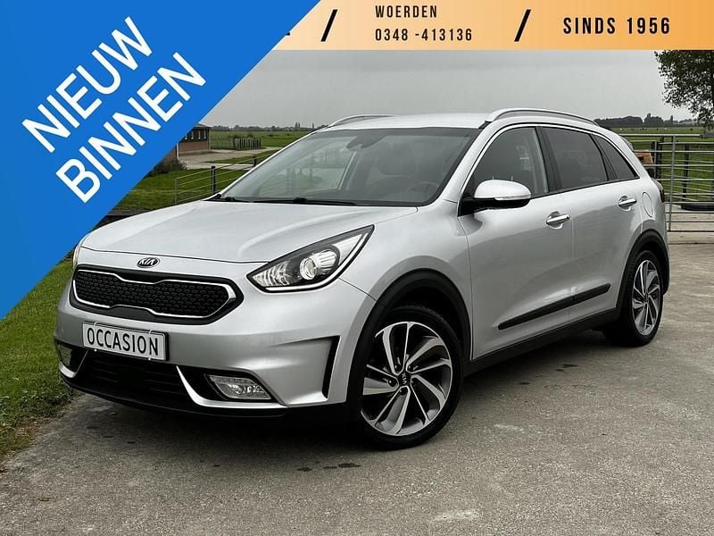 Grijs Gebruikt 2017 Kia Niro SUV | € 16.945 (Eerlijke prijs) - Afbeelding 1/4