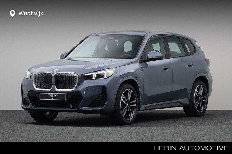 Grijs Gebruikt 2025 BMW iX1 Comfort Edition SUV | € 59.633 - Afbeelding 1/4
