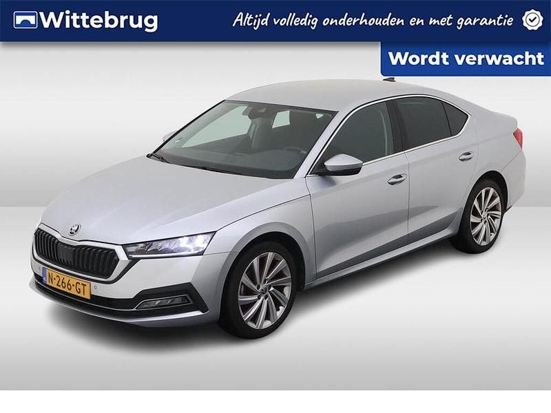 Grijs Gebruikt 2021 Skoda Octavia Business Line Hatchback | € 17.950 (Eerlijke prijs) - Afbeelding 1/2