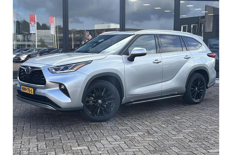 Grijs Gebruikt 2024 Toyota Highlander Premium SUV | € 69.900 - Afbeelding 1/1