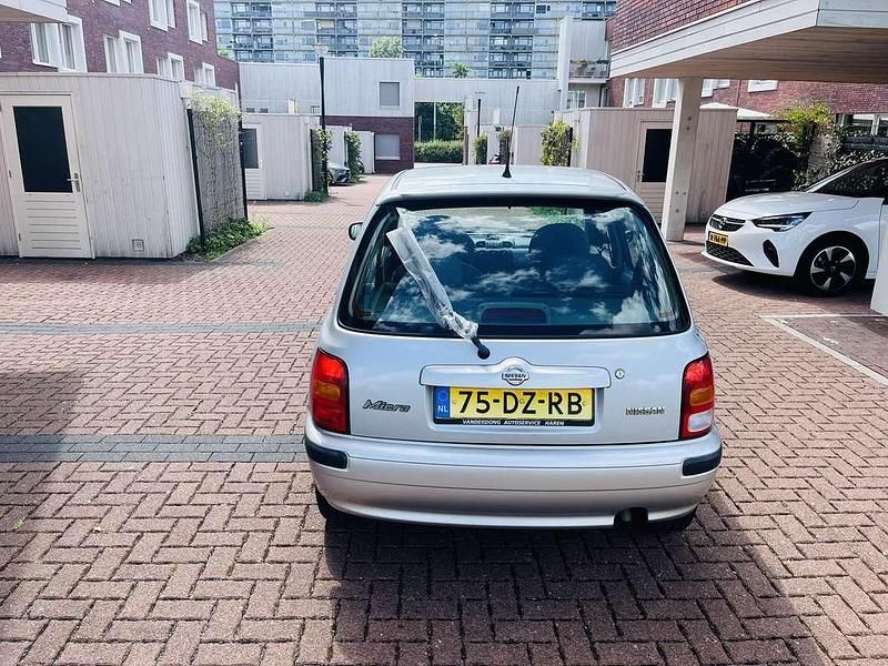 Grijs Gebruikt 2000 Nissan Micra Hatchback | € 1.500 (Eerlijke prijs) - Afbeelding 1/4