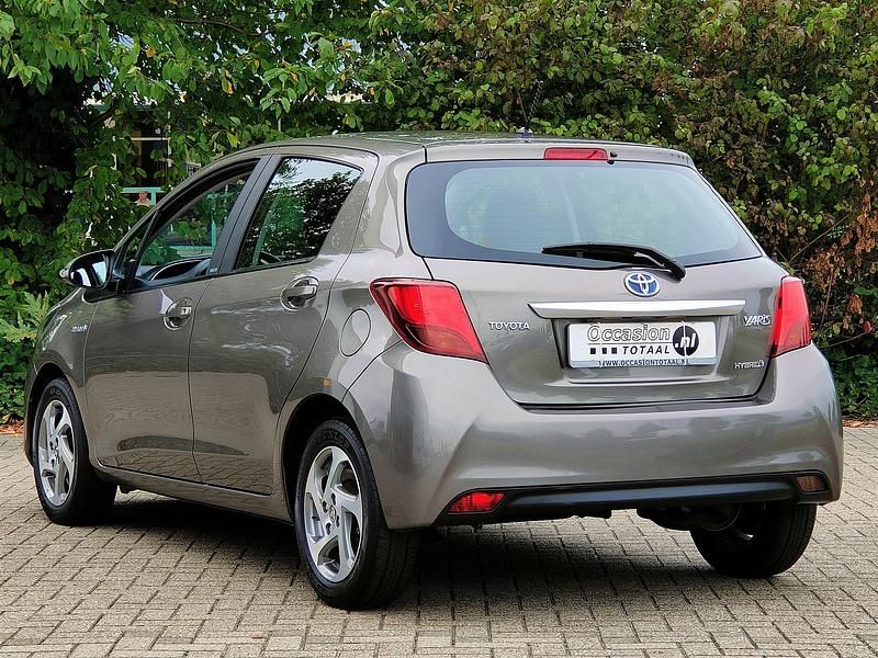 Occasion Toyota Yaris Hybrid Edition-S 73 PK (53 kW) 2016 Grijs Hatchback